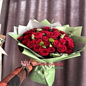  Alanya Çiçek - 33 adet gülden buket 