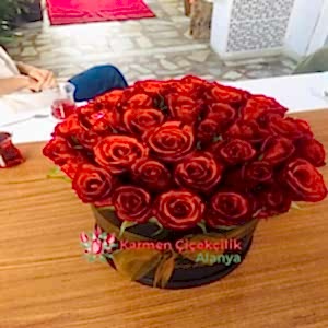  Alanya Çiçekçiler - KUTUDA GÜLLER